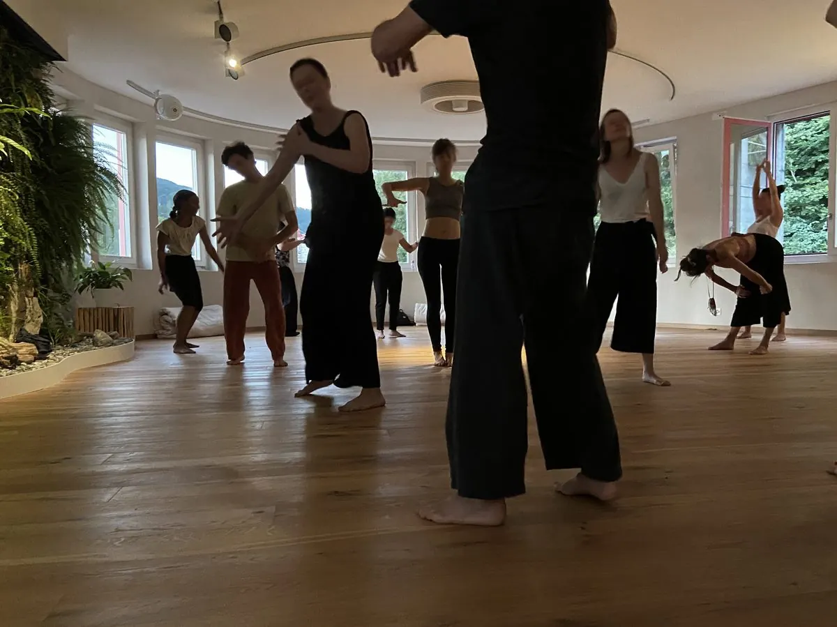 Conscience corporelle — danse libre